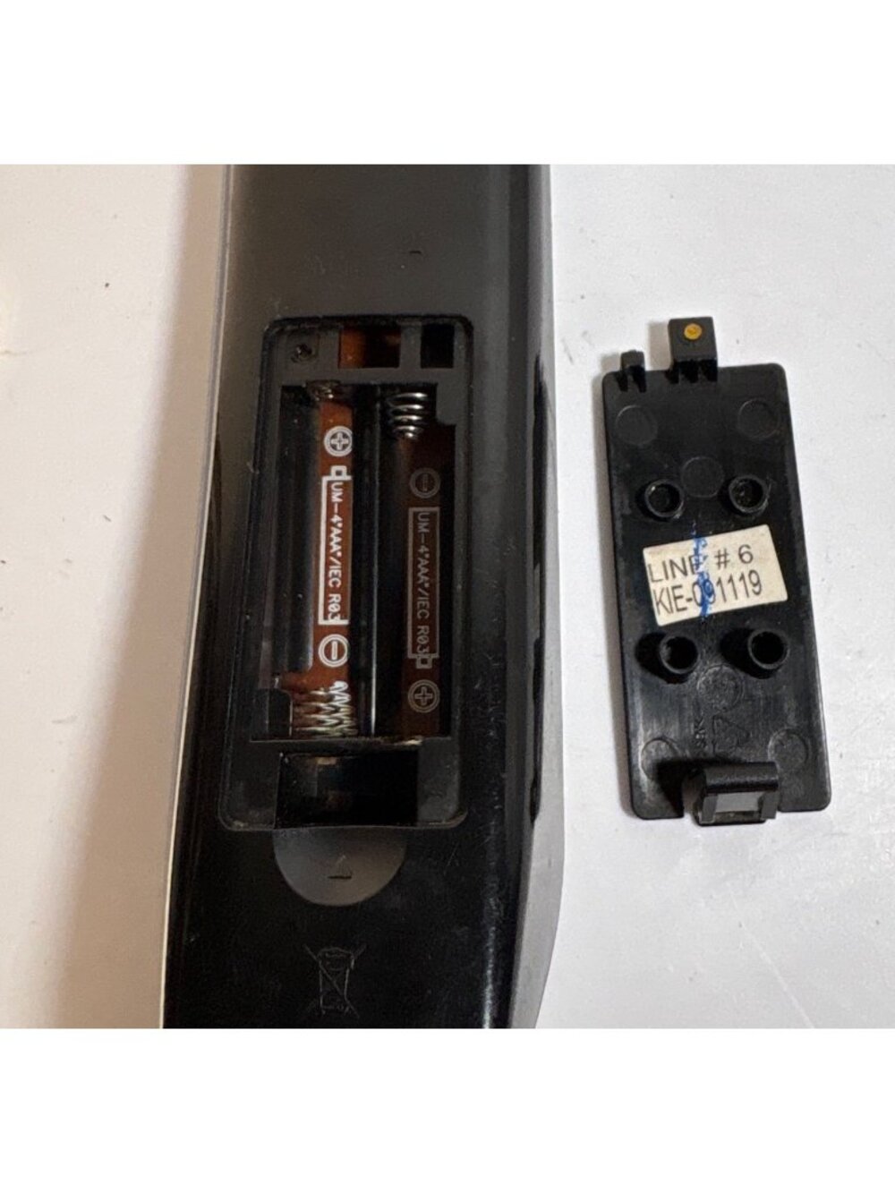 Universal Remote Control Black Pre-Owned Tested Good Batteries Not Included - Picture 5 of 6